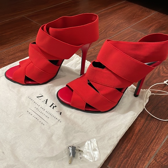 Red Zara Heels - Picture 2 of 3